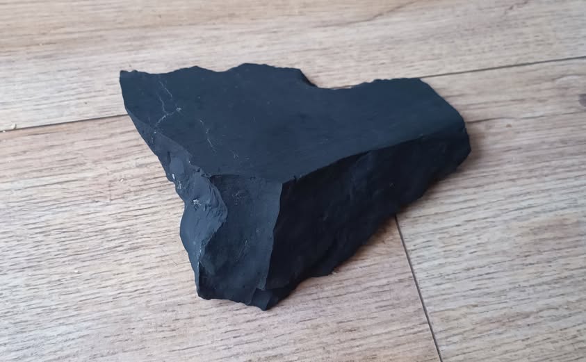 Grote Shungite steen
